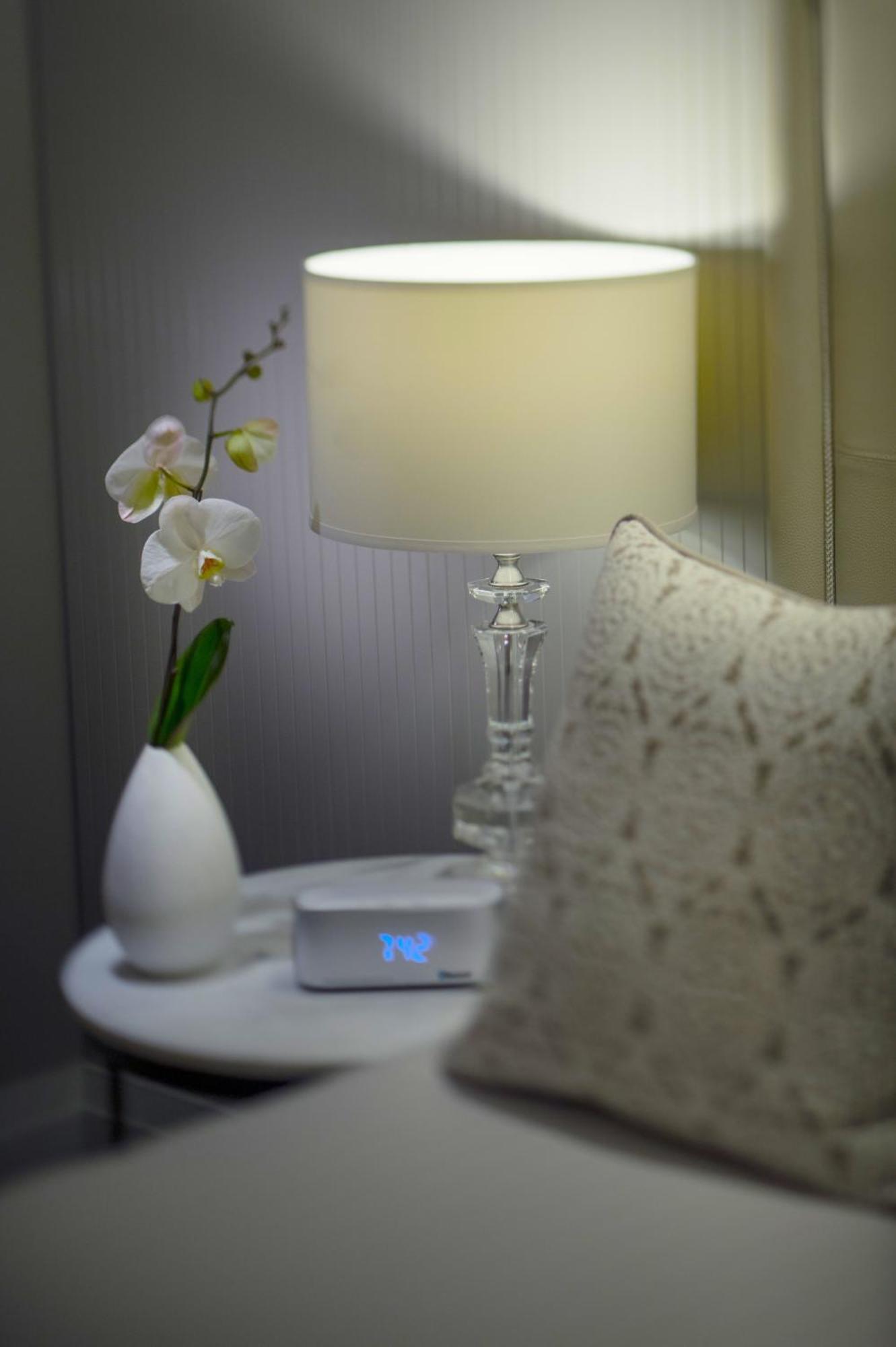 Essential King Room